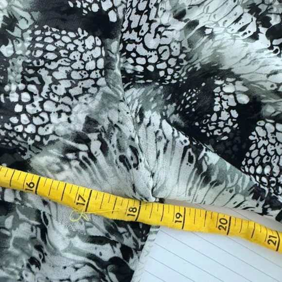 Cabi Small Snake skin Button Down Long Sleeve - Picture 2 of 5